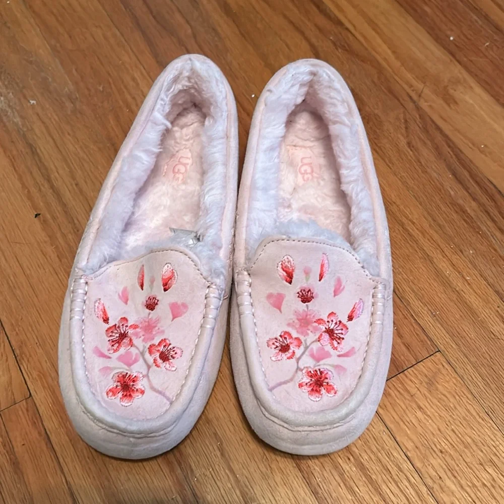 Pink UGG Moccasin Slippers 38 - Picture 2 of 6